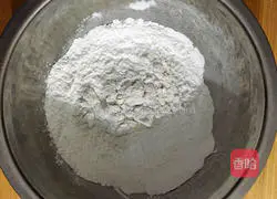 Illustration of how to make crystal shrimp dumplings 3