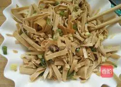 Illustration of how to make tofu skin buns 5