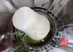 Illustration of how to make Matcha Frappuccino (cream-free and low-fat version) 6