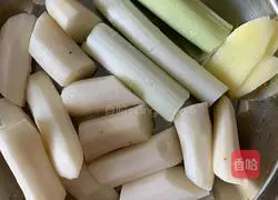 Illustration of how to make radish, yam and pork ribs soup 4