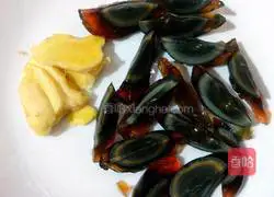 Cucumber and preserved egg soup Practice illustration 3