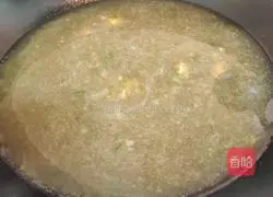 Illustration of how to make shepherd's purse root and egg drop soup 9