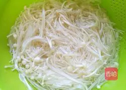 Illustration of how to make tomato, mushroom and tofu soup 4