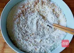 Milk-flavored oatmeal steamed buns recipe 3