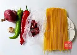 Illustration of how to make beef fried pasta 1