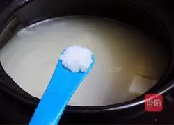 Illustration of how to make crucian carp tofu soup 8