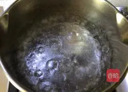 Illustration of Laoganma's fried udon noodles 4