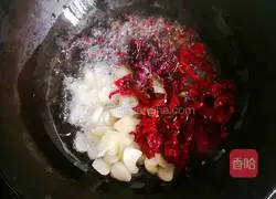 Illustration of how to make Xiaoliu pickled cucumbers 5