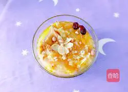 Illustration of how to make lily barley, white fungus and chicken soup 15