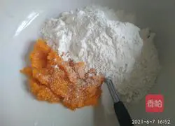 Illustration of how to make pumpkin steamed buns 5