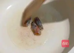 Illustration of how to eat carrot and hand-made noodles 7