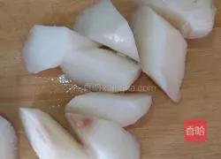 Illustration of how to make pig's trotters, soybeans and yam soup 2