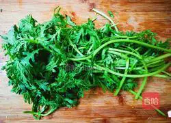 Illustration of how to make fragrant chrysanthemum tofu 1