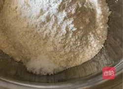 Illustration of how to make large flower rolls 3