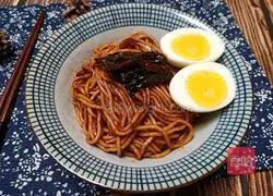 Illustration of how to make noodles with scallion oil and boiled eggs 15