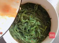 Illustration of how to make cold seaweed and black fungus (gastrointestinal cleaner) 11