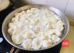 Illustration of how to make pickled cabbage dumplings 15