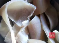 Illustration of how to make cold skin jelly 3