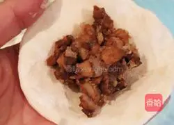 Illustration of how to make steamed buns with soy sauce 11