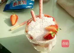 Strawberry Oatmeal Smoothie Recipe Illustration 6