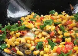 Illustration of how to make spicy stir-fried corn kernels with minced meat 13