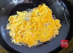 Illustration of how to make shrimp and leek box 2