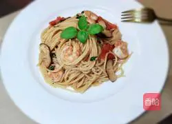 Illustration of how to make fried pasta with garlic and shrimp oil 14
