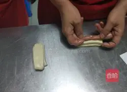 Illustration of how to make fried dough sticks 7