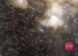  Illustration of how to make tofu and seaweed soup 5