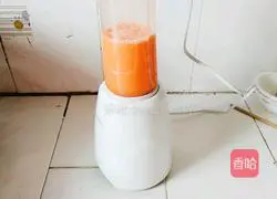 Illustration of how to make carrot and sausage rolls 2