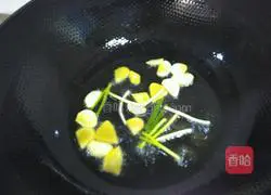 Illustration of how to make tomato sauce prawns 3