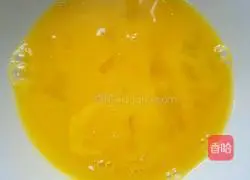 Illustration of how to make three-color egg fried buns 1