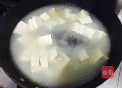 Illustration of how to make crucian carp stewed with tofu 3