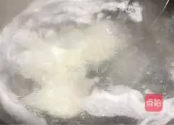 Illustration of how to make baby noodle soup 6