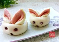 Illustration of how to make little rabbit steamed buns 1