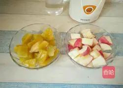 Illustration of how to make carambola and apple honey juice 2