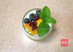 Illustration of how to make mango yogurt cup 9