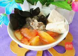 Agaric, tofu, tomato and beef bone soup Practice illustration 13