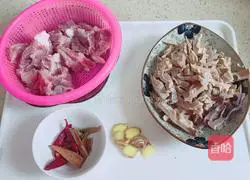 Illustration of how to make Dried Bamboo Shoot Soup (local famous dish) 2