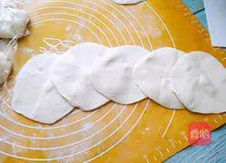 Illustration of how to make fried buns 8