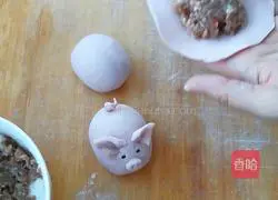 Illustration of how to make piglet fresh meat buns 4