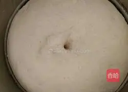 Illustration of how to make spiced flower rolls 2