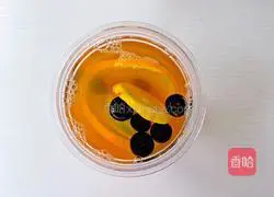 Illustration of how to make fruit tea 7 
