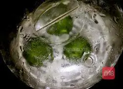 Illustration of how to make fresh bean paste buns 16