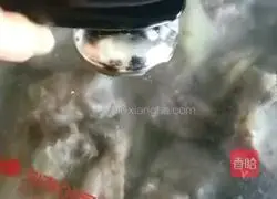 Illustration of making lamb soup at home 7