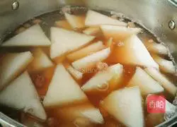 Winter Melon, Green Vegetables and Peanut Beef Meatballs Illustration of how to make soup 11