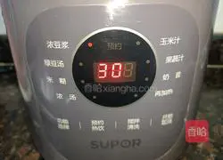 Illustration of how to make pumpkin, millet, soybean and soy milk 4