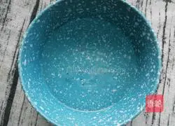 Illustration of how to make white fungus, peach gum and snow swallow soup 3