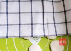 Illustration of how to make fried pork stuffed buns 5