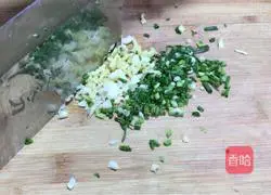 Illustration of how to make mushroom and cabbage meat buns 5